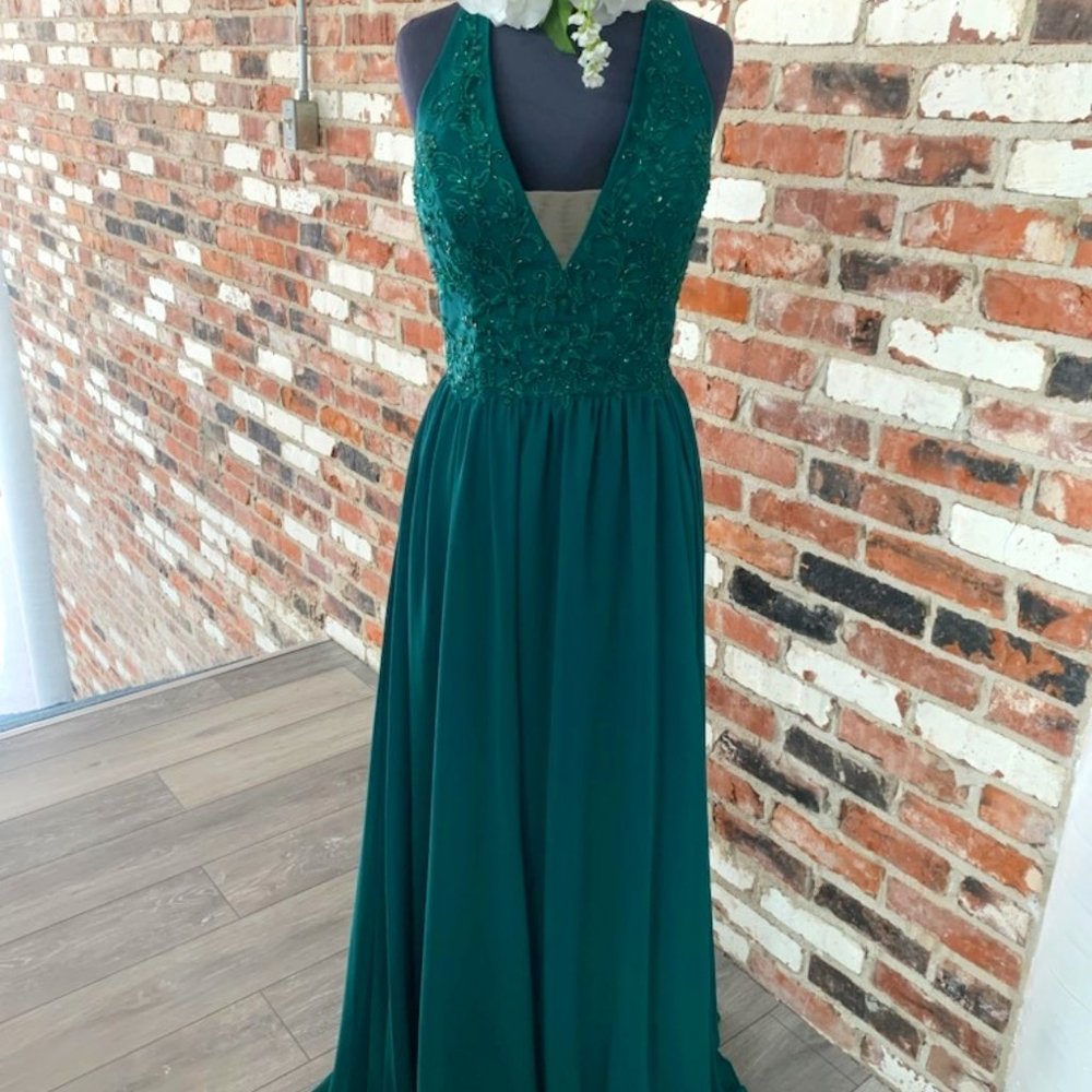 Mori Lee bridesmaid style #21593 size 16, color Emerald.